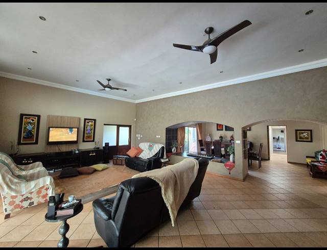 4 BEDROOM HOUSE FOR SALE IN VANDERBIJLPARK SW 5